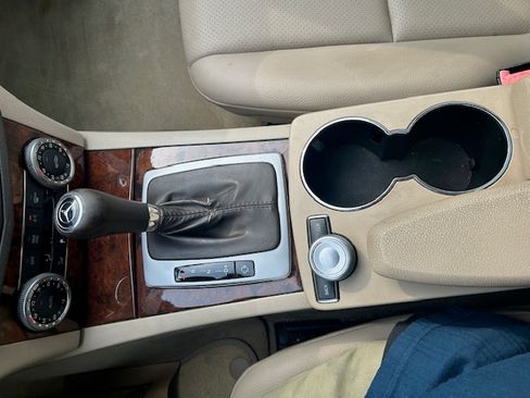 Used 2010 Mercedes-Benz C 300 Sport image 16