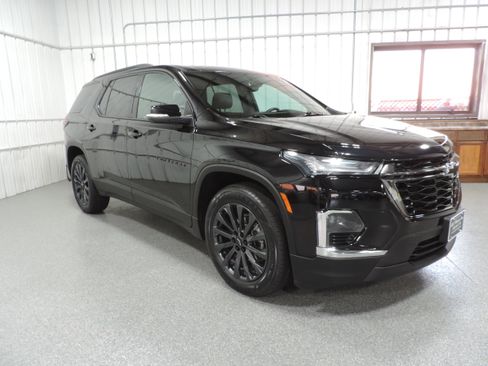 Used 2023 Chevrolet Traverse RS image 9