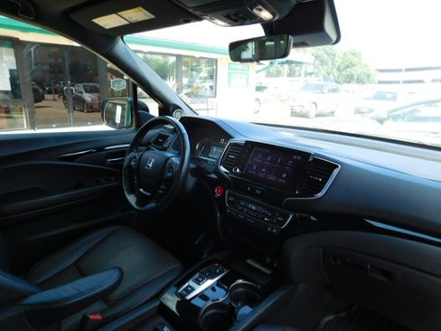 Used 2023 Honda Ridgeline AWD Black Edition image 26