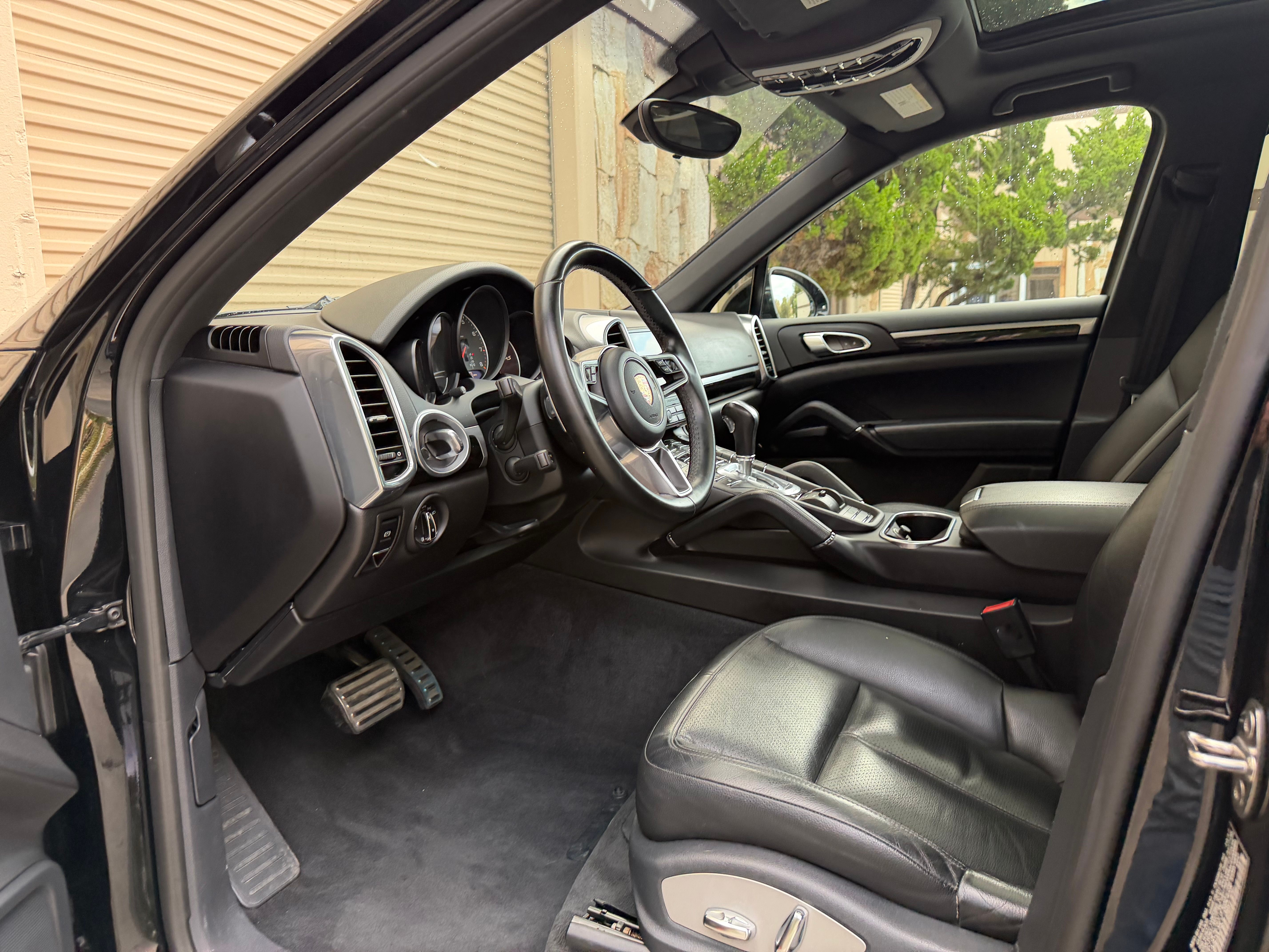 Used 2018 Porsche Cayenne S AWD/4WD image 9