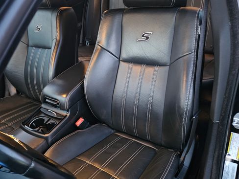 Used 2014 Chrysler 300 S image 18