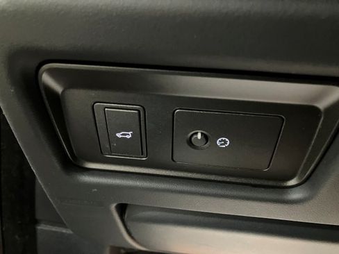 Used 2019 Land Rover Range Rover Evoque Landmark Edition image 18
