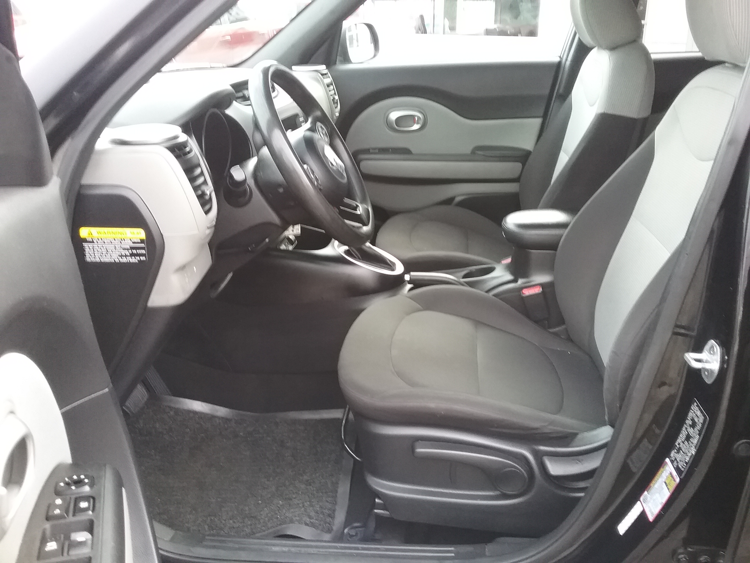 Used 2016 Kia Soul FWD image 2