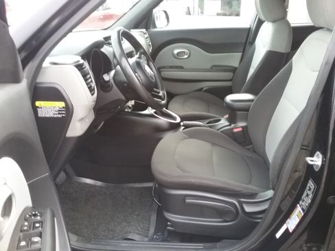 Used 2016 Kia Soul image 2