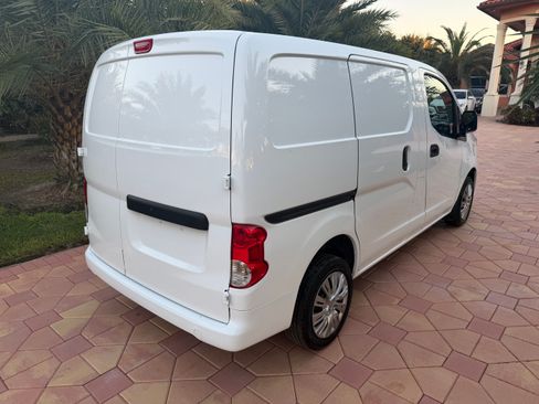 Used 2018 Nissan NV200 SV image 9