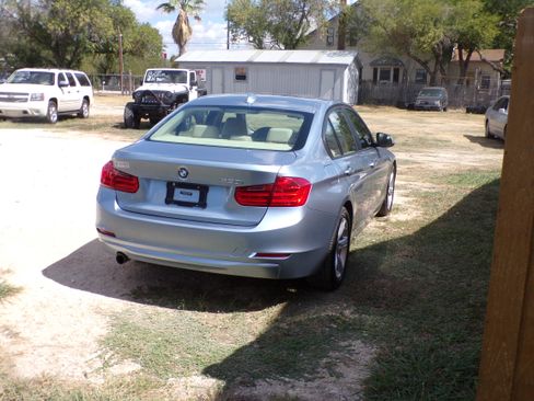Used 2014 BMW 320i image 4