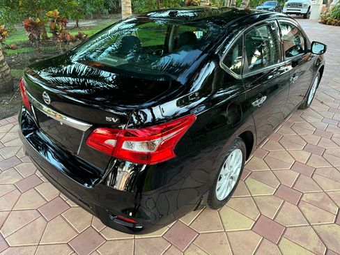 Used 2019 Nissan Sentra SV FWD image 4