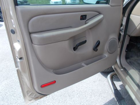 Used 2007 GMC Sierra 1500 4x4 Regular Cab image 6