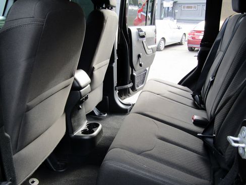 Used 2018 Jeep Wrangler Unlimited Sport image 24