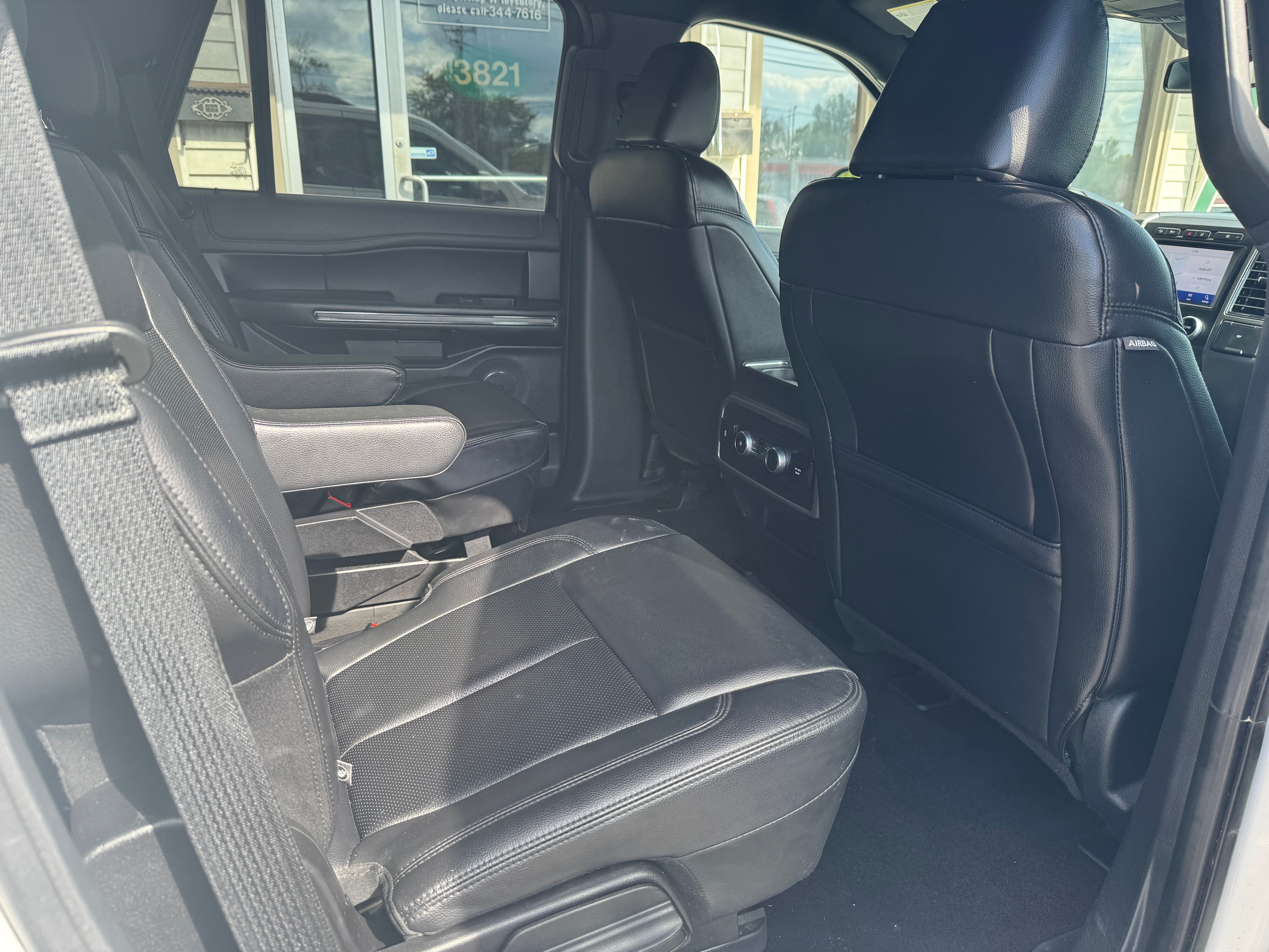Used 2021 Ford Expedition 4WD XLT image 20