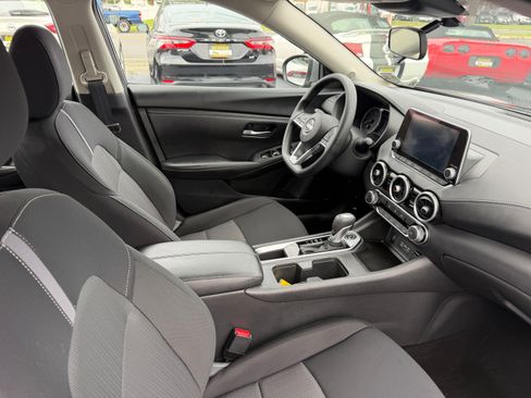 Used 2025 Nissan Sentra SV FWD image 18