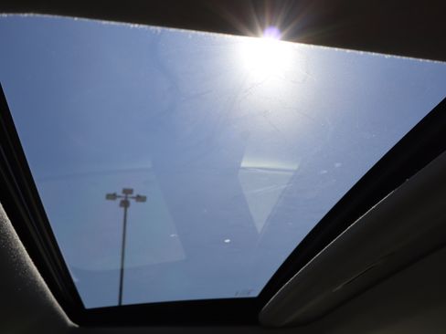 Used 2020 Toyota Corolla LE image 31