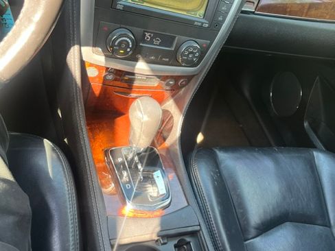 Used 2007 Cadillac SRX Luxury image 4