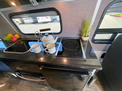 Used 2014 Mercedes-Benz Sprinter 4500 image 18