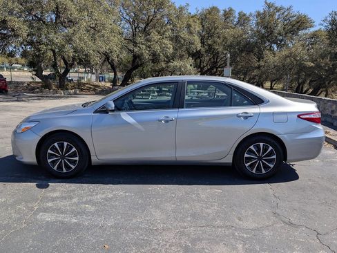 Used 2016 Toyota Camry XLE image 5