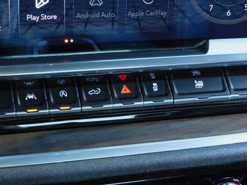 Certified 2025 GMC Sierra 1500 SLT image 31