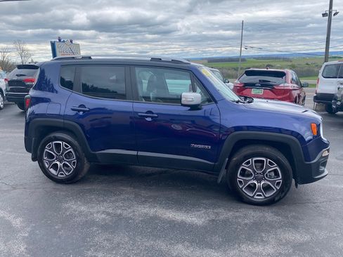 Used 2017 Jeep Renegade 4WD Limited image 5