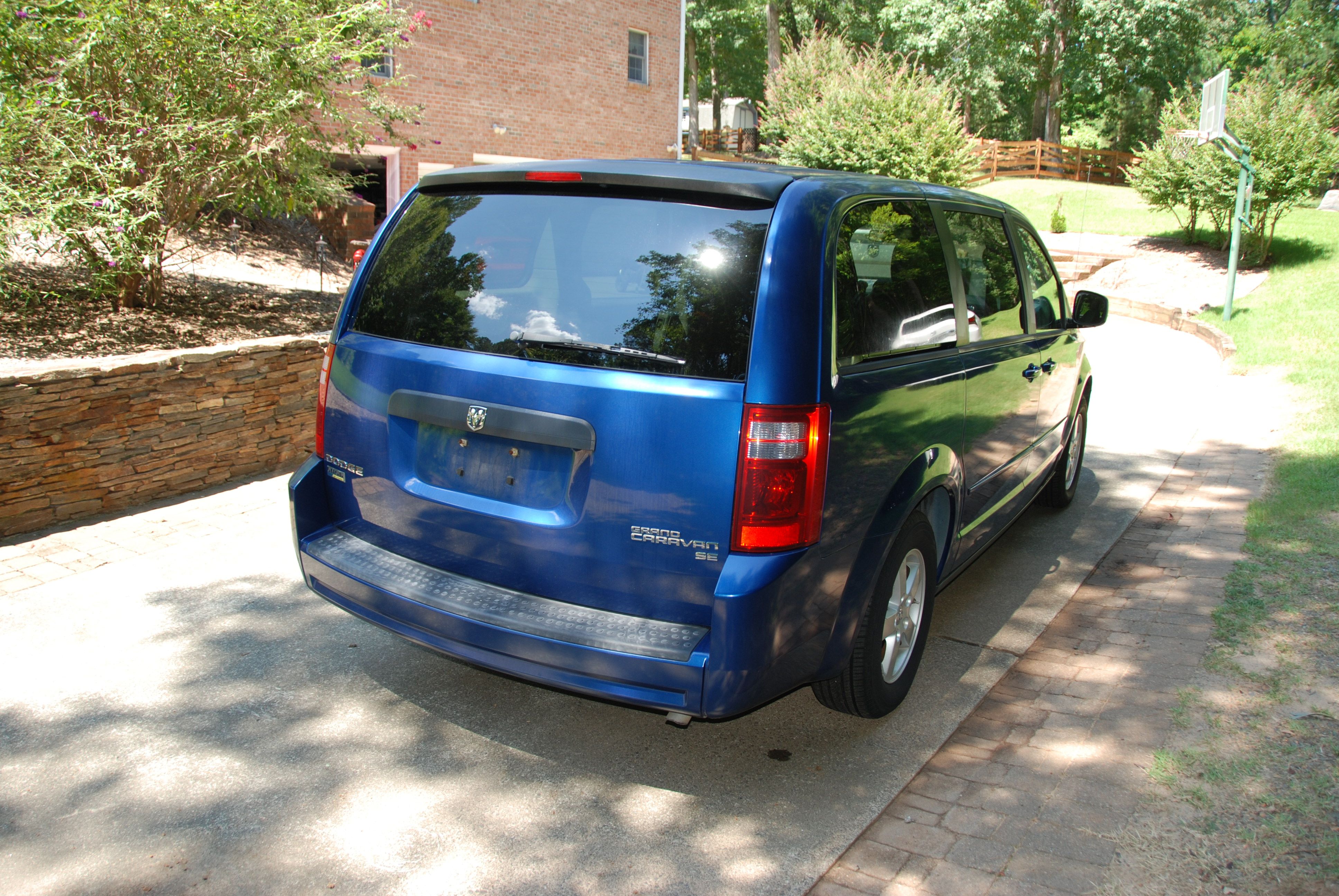 Used 2010 Dodge Grand Caravan SE FWD image 7
