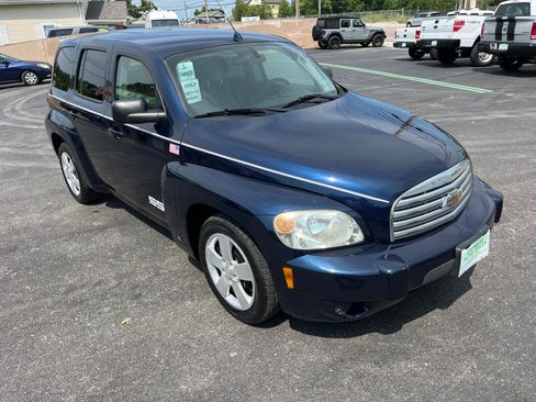 Used 2010 Chevrolet HHR LS FWD image 3