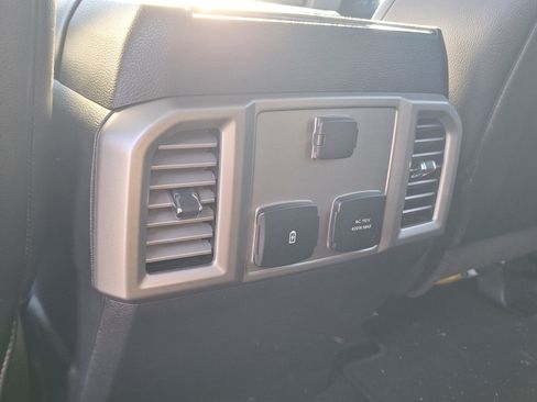 Used 2017 Ford F350 Lariat image 19