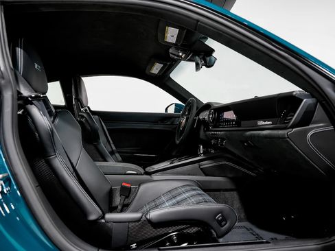 Used 2024 Porsche 911 Dakar image 13