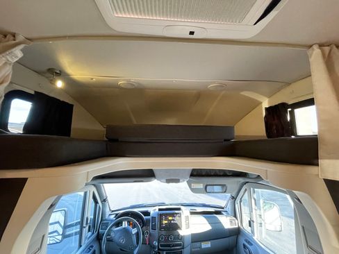 Used 2015 Mercedes-Benz Sprinter 4500 image 54