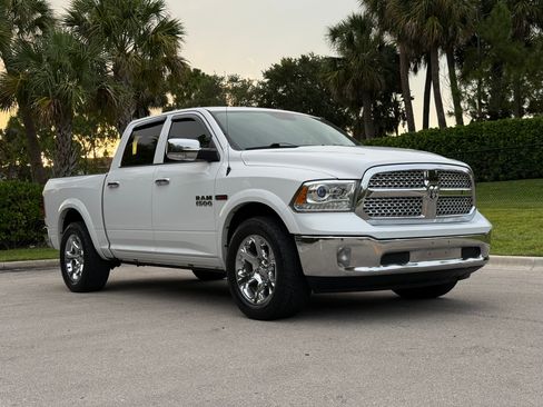 Used 2018 RAM 1500 2WD Crew Cab Laramie image 11