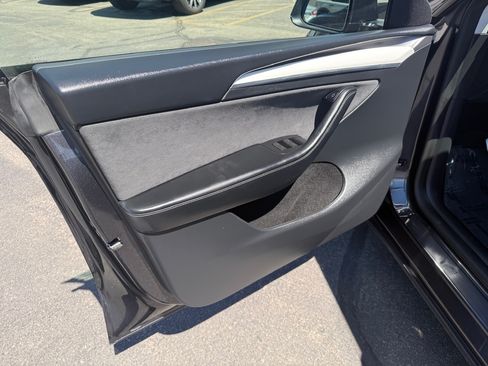 Used 2024 Tesla Model Y Performance image 15