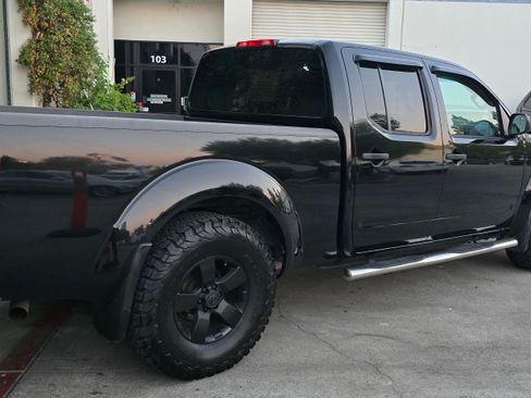 Used 2012 Nissan Frontier SV image 23