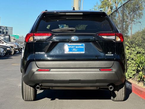 Used 2023 Toyota RAV4 LE image 7