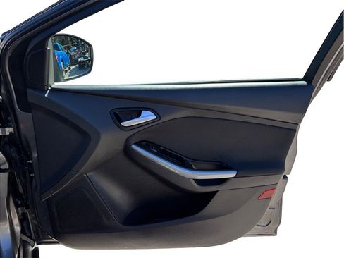 Used 2014 Ford Focus Titanium image 38