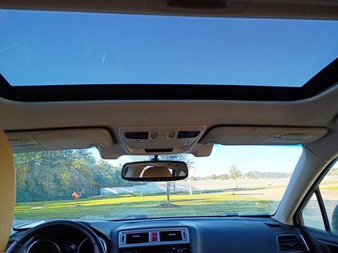 Used 2015 Subaru Outback 2.5i Premium image 8