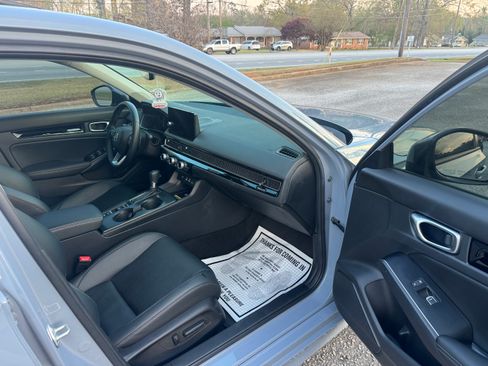 Used 2024 Honda Civic Touring image 16