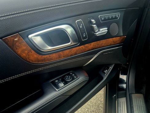 Used 2013 Mercedes-Benz SL 550 image 27