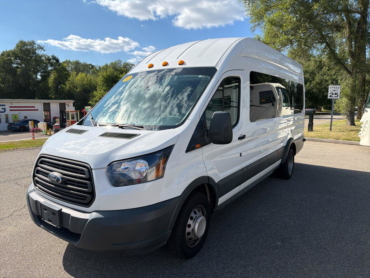 Used 2017 Ford Transit 350 XL RWD image 7