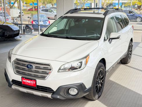 Used 2017 Subaru Outback 2.5i Limited image 3