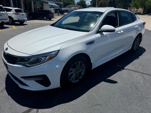 Used 2020 Kia Optima LX w/ Convenience Pkg FWD image 1