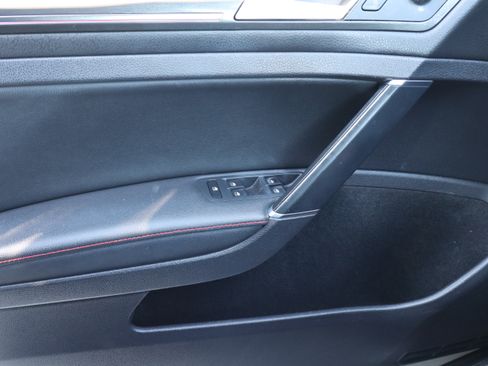 Used 2019 Volkswagen GTI SE image 20