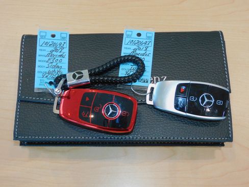 Used 2018 Mercedes-Benz E 300 image 32