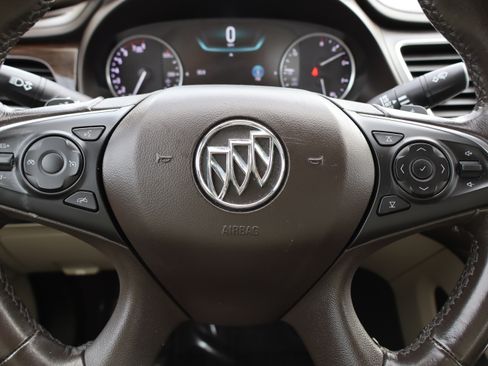 Used 2017 Buick LaCrosse Essence image 23