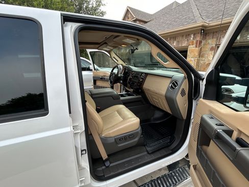 Used 2011 Ford F350 4x4 Crew Cab Lariat w/ FX4 Pkg image 15