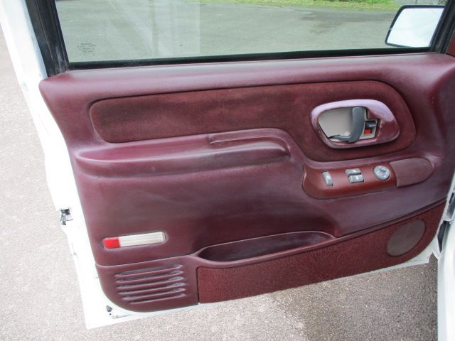Used 1995 Chevrolet Silverado 1500 2WD Regular Cab image 17