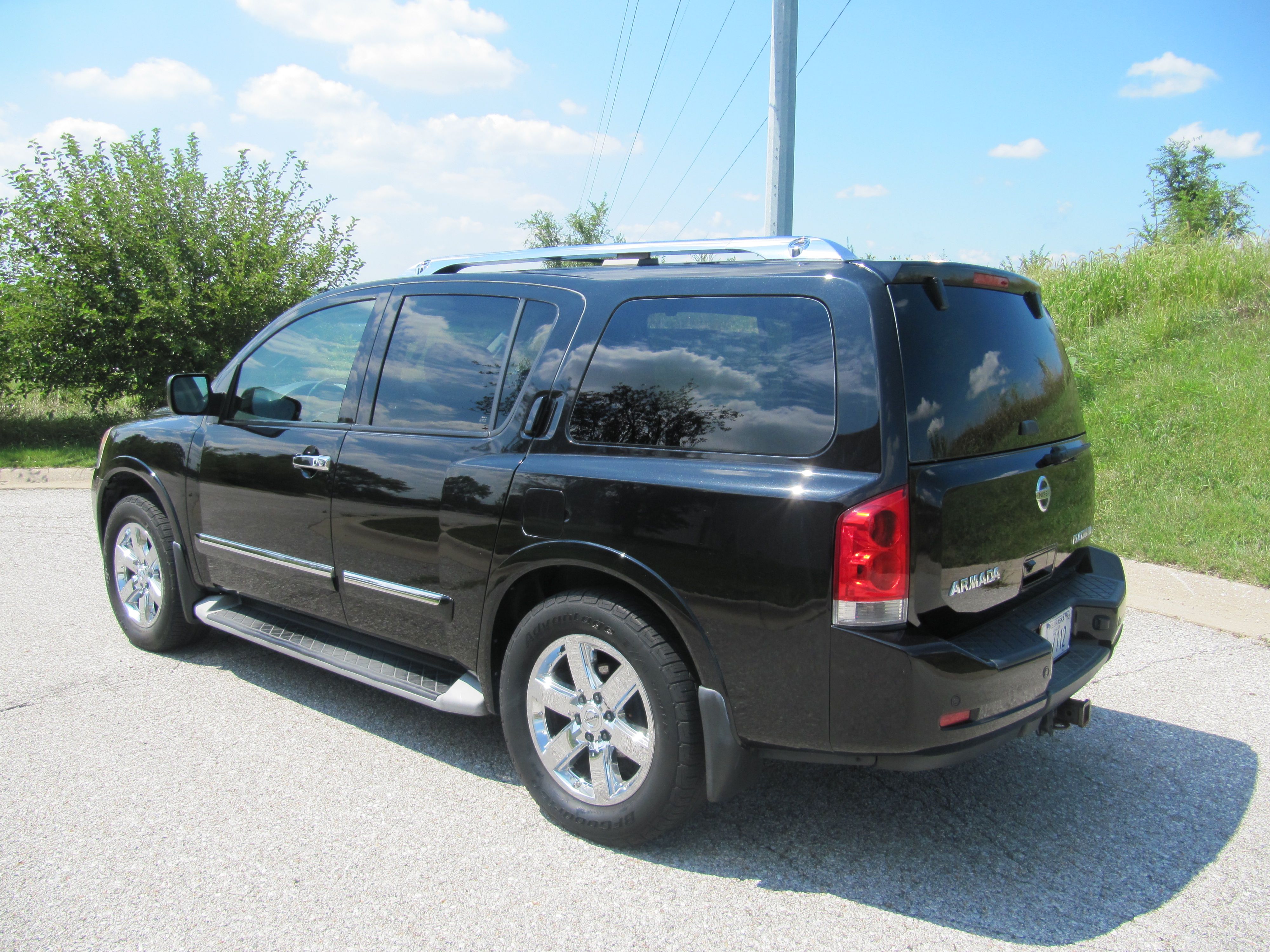 Used 2014 Nissan Armada Platinum AWD/4WD image 3