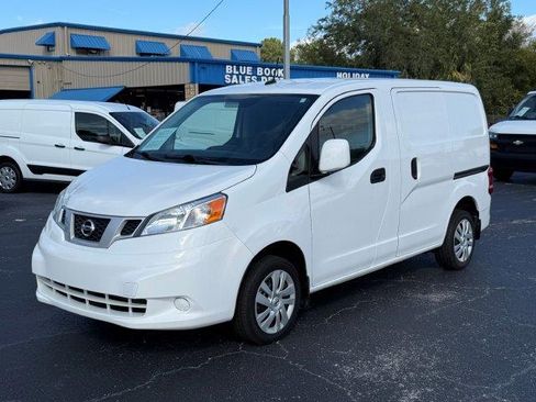 Used 2021 Nissan NV200 SV image 2
