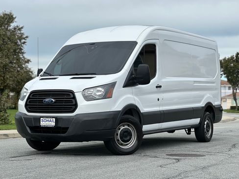 Used 2017 Ford Transit 250 image 1