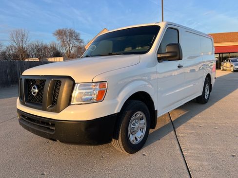 Used 2021 Nissan NV 2500 S image 6
