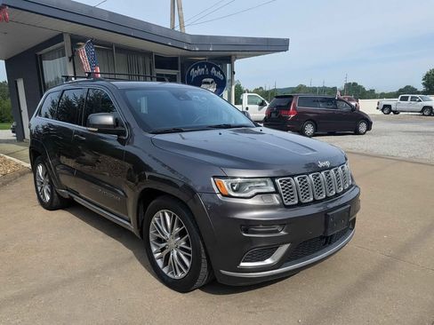 Used 2017 Jeep Grand Cherokee 4WD Summit image 3
