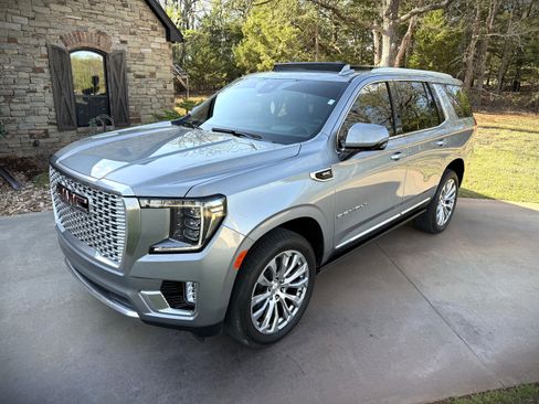 Used 2023 GMC Yukon Denali image 1