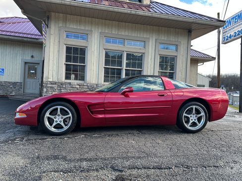 Used 2001 Chevrolet Corvette image 2