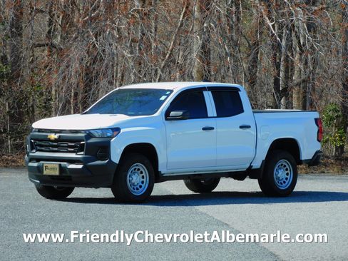 Used 2024 Chevrolet Colorado W/T image 1